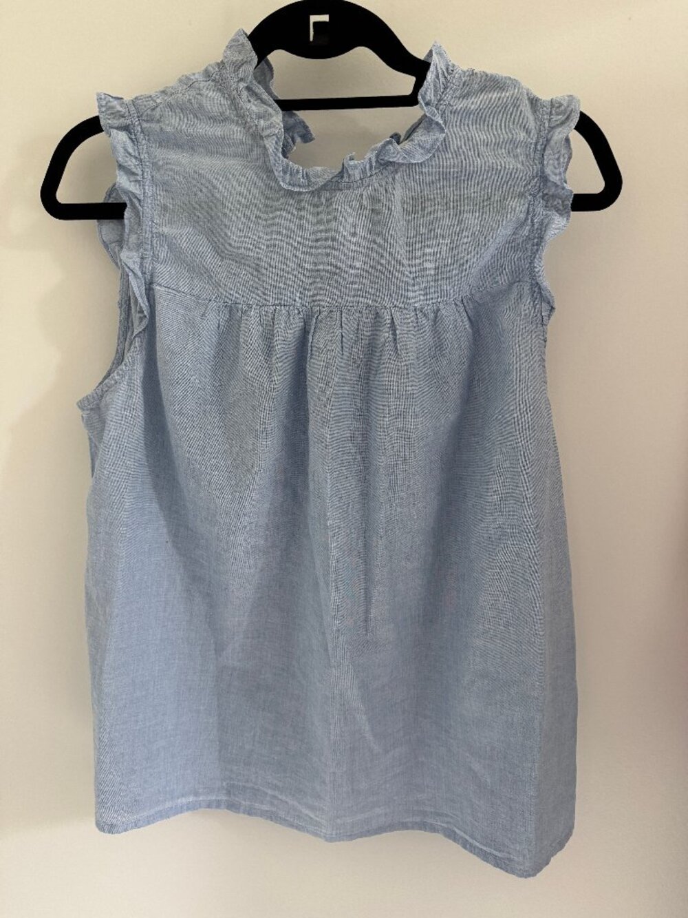 Velvet by Graham & Spencer Ruffle Mock Neck Sleeveless Blouse - size M